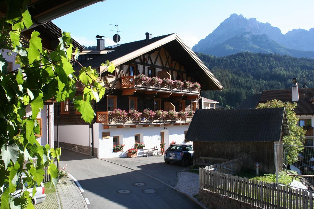 Valtnerhof Apartment San Candido Bagian luar foto